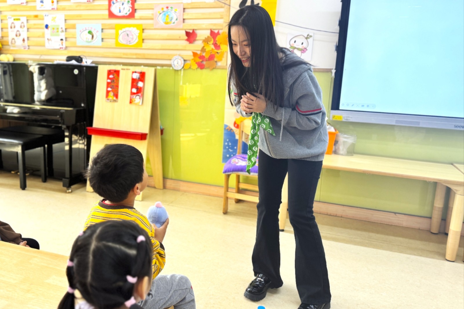 ͼΪÂÌË¿´ø×ÔÔ¸ÕßÔÚÊÚ¿Î